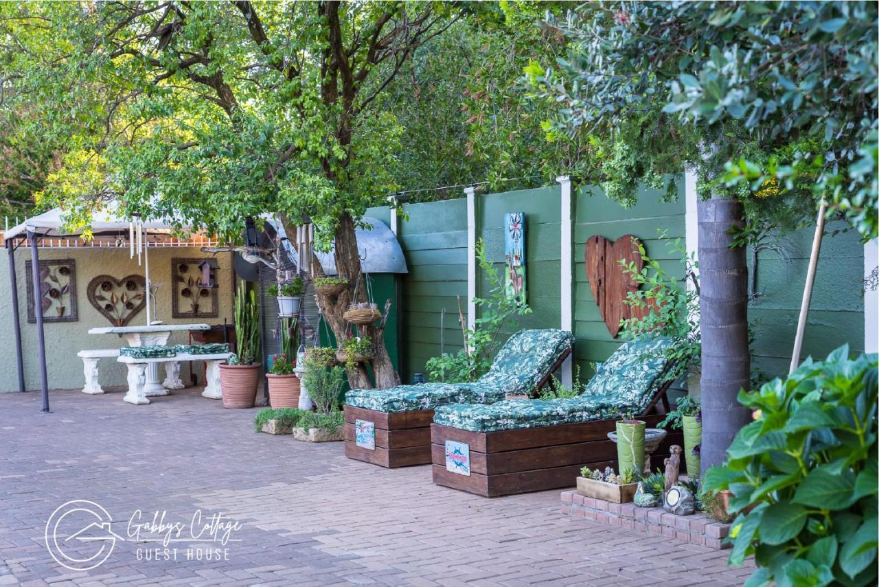 Gabbys Cottage Guesthouse Bloemfontein Exterior photo